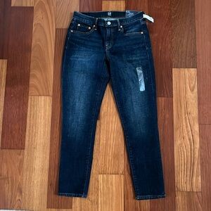 GAP NWT Slim Leg Jeans size 27